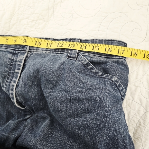 L.L.Bean Classic Blue Denim Women's Capri Jeans Size 16 - Picture 7 of 8